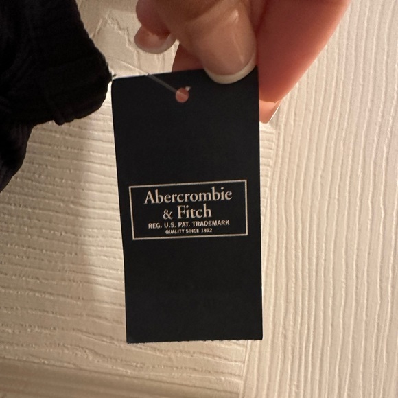 Abercrombie & Fitch Snap front black bodysuit - Picture 4 of 8